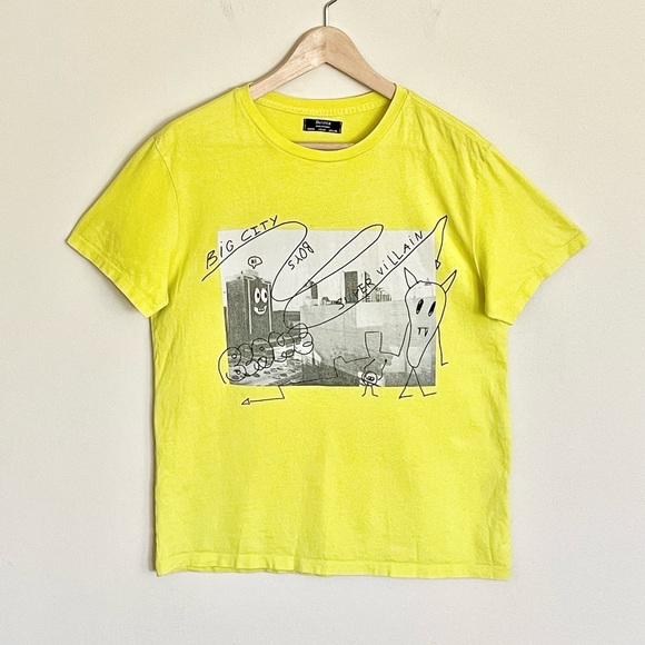 Bershka Big City Super Villain Graffiti Graphic Yellow T Shirt Adult size Medium - Picture 2 of 11